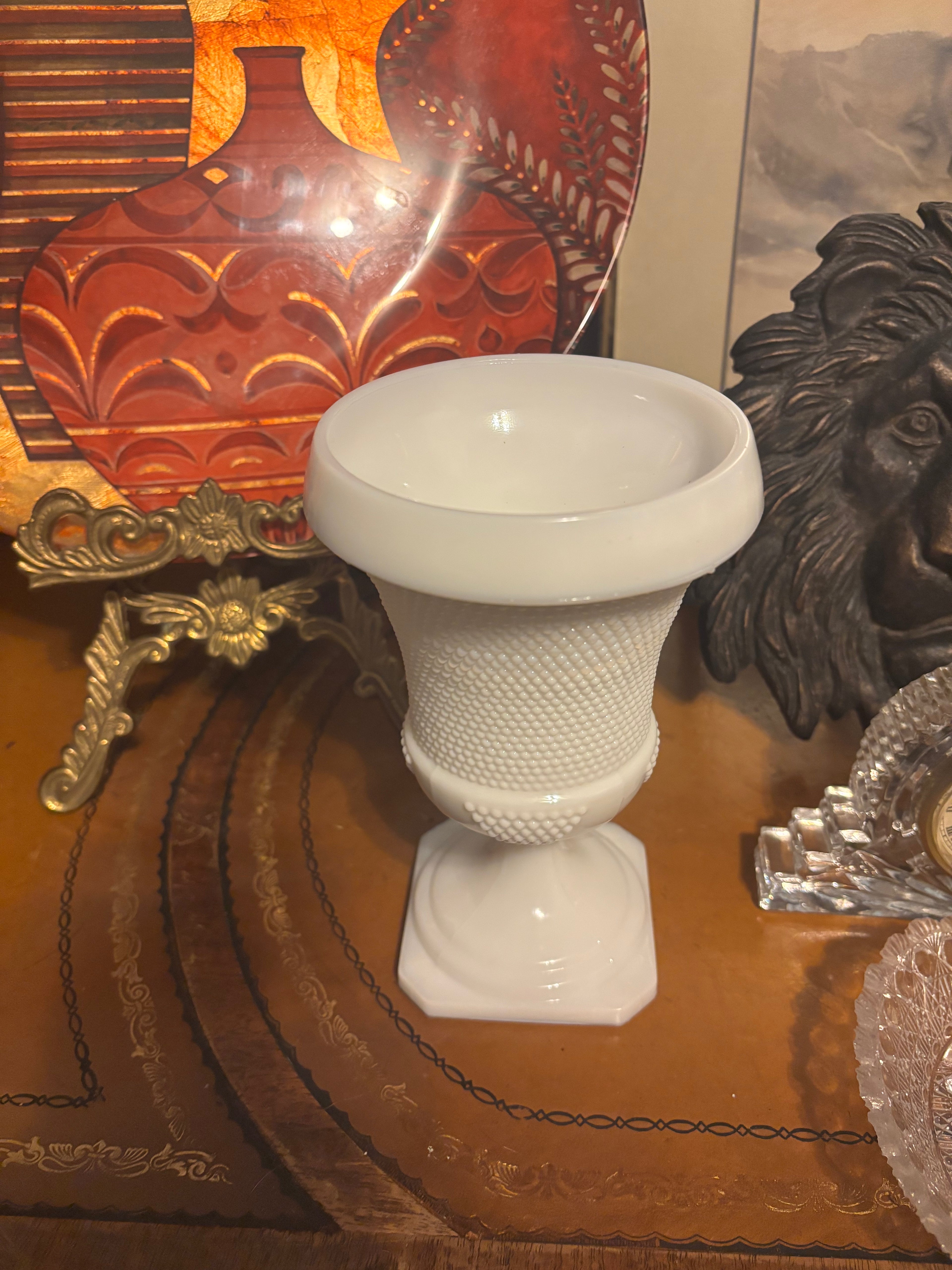Vintage L.E. Smith Hobnail Milk Glass Urn pedestal style